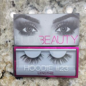 HUDA BEAUTY Hoodie #23 Lengthie Lashes - Black